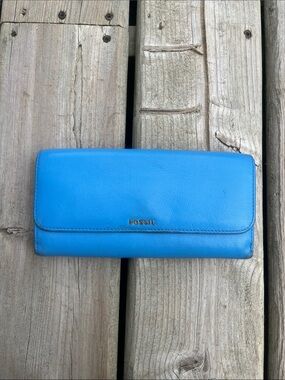 Fossil Bright Blue Leather Wallet
